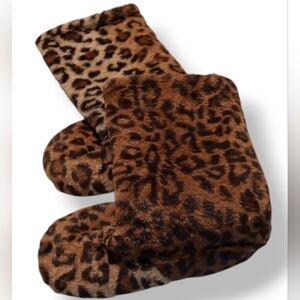 Women's Adrienne Landau Leopard Print Fuzzy Slippers Size Medium